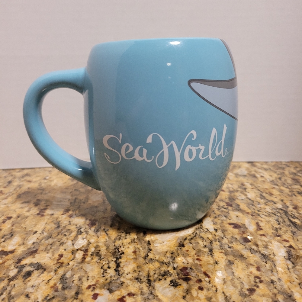 Sea World "Dolphin" coffee mug
